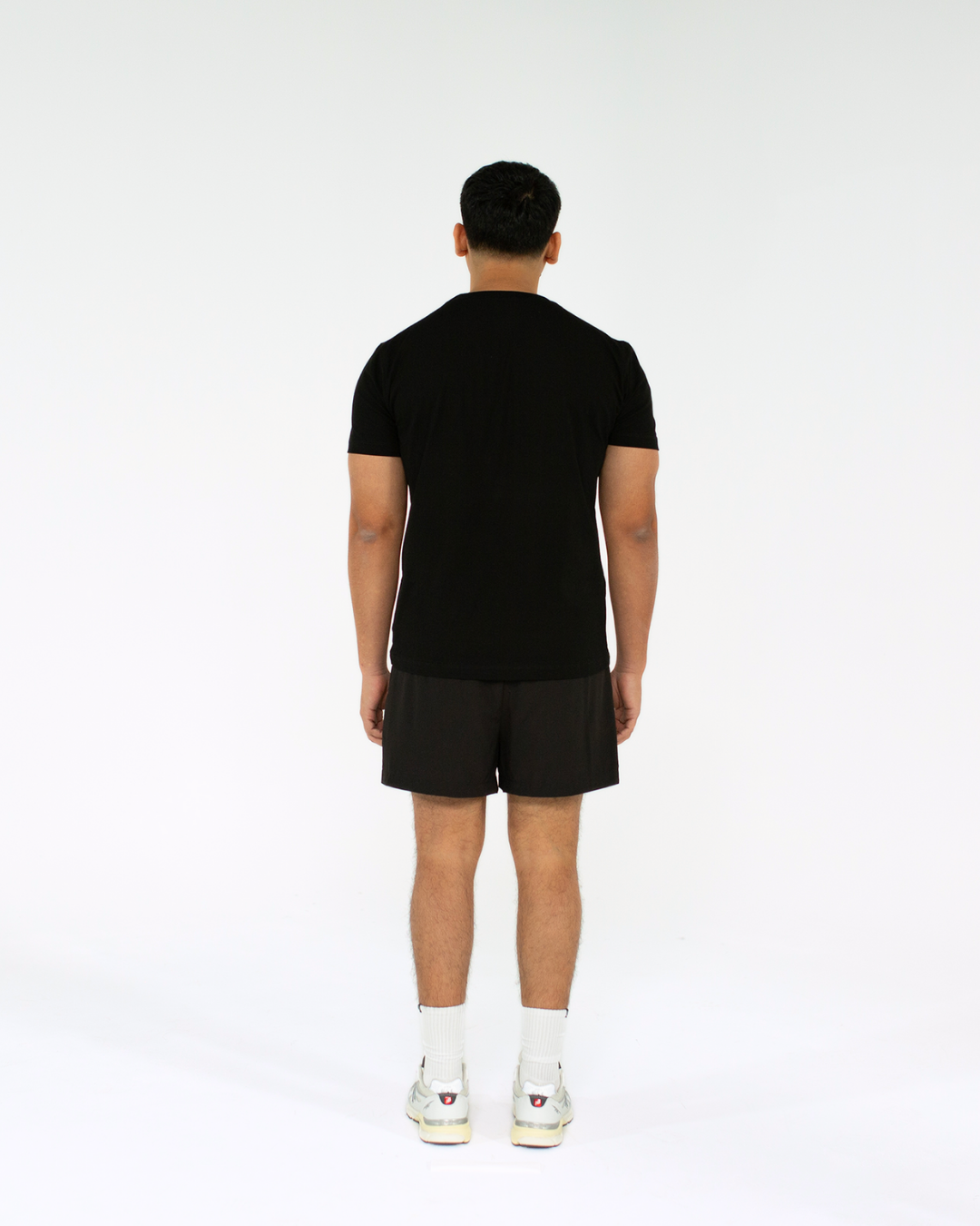 Staples Tee | Pitch Black - Who Active